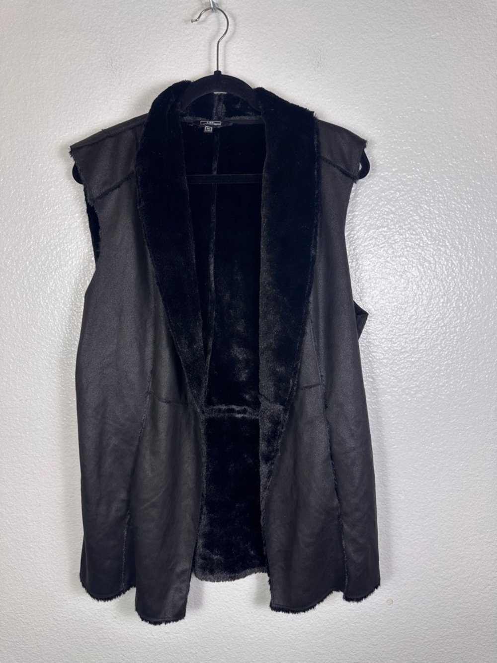 LIEB BASICS Women's Black Faux Fur Lined Sleeveless Open Vest Size EG